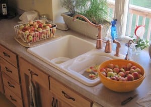 apple-washing