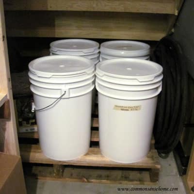 5 gallon buckets to store ammo? Oxygen or moisture absorbers