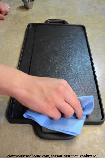 seasoning a cast iron griddle