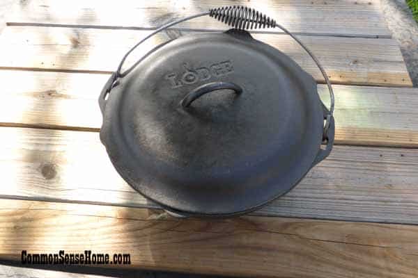 Cast iron Dutch oven suitable for indoor or outdoor cooking