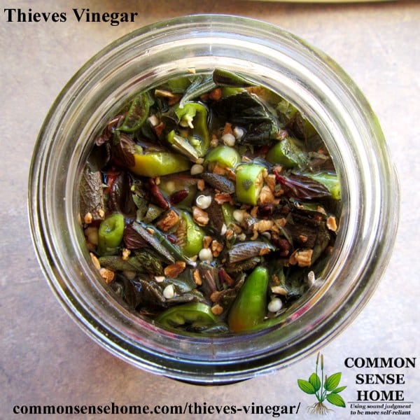 thieves vinegar in mason jar