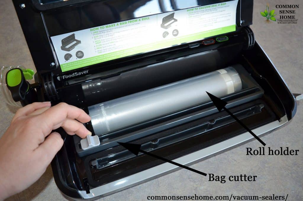 bag roll storage and cutter in FoodSaver