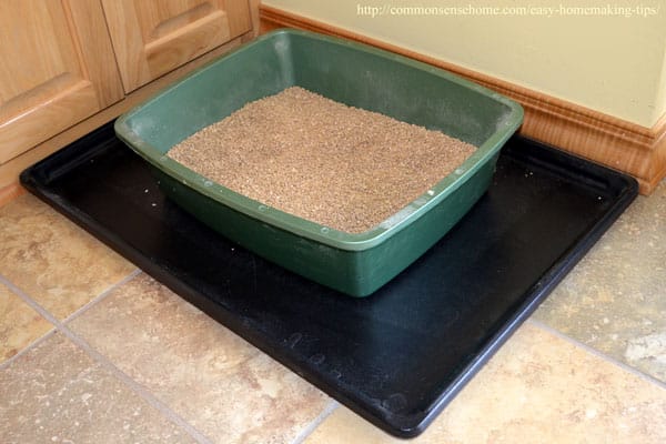 Tray to contain litter box mess