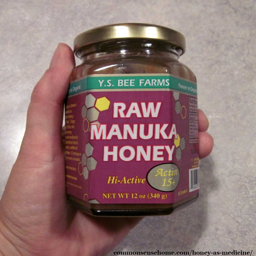 jar of raw manuka honey
