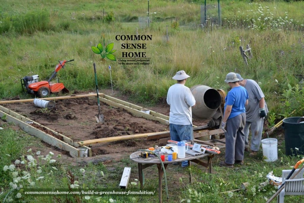 Building greenhouse foundation