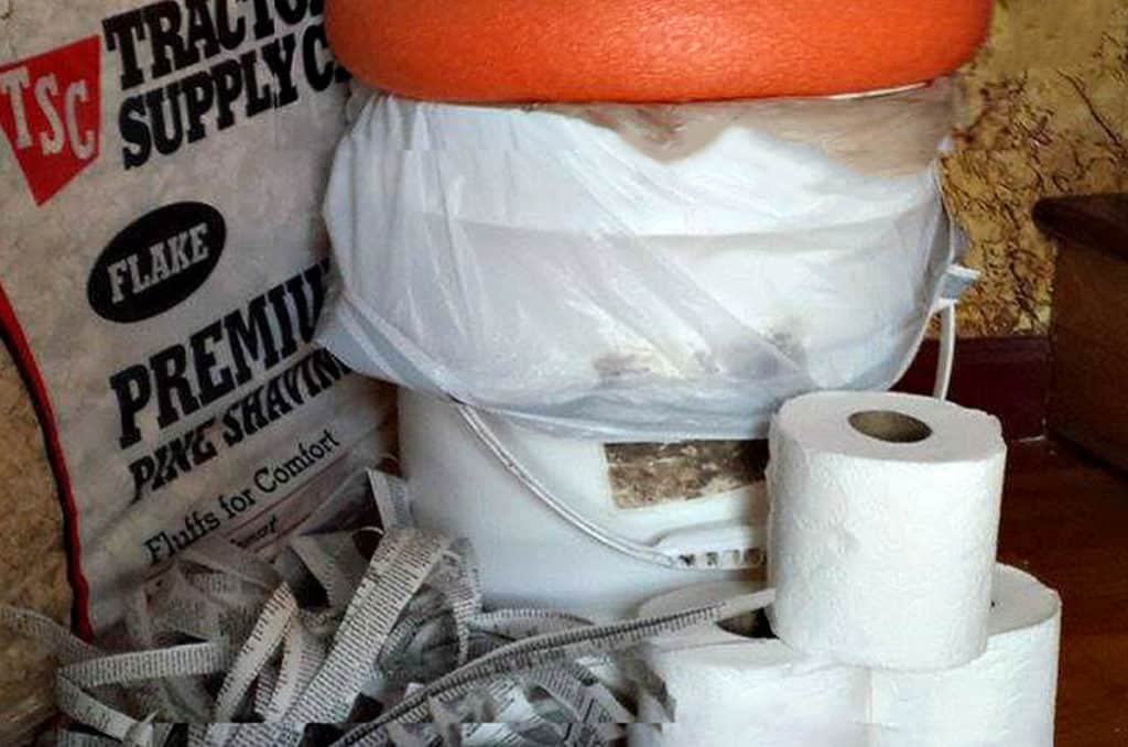 DIY Portable Toilet (Emergency Use Bucket Toilet)