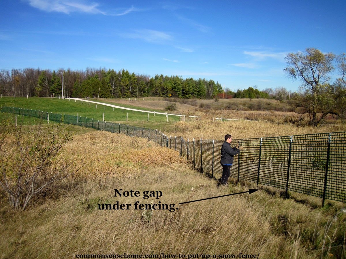 installing snow fence with gap under the fencing