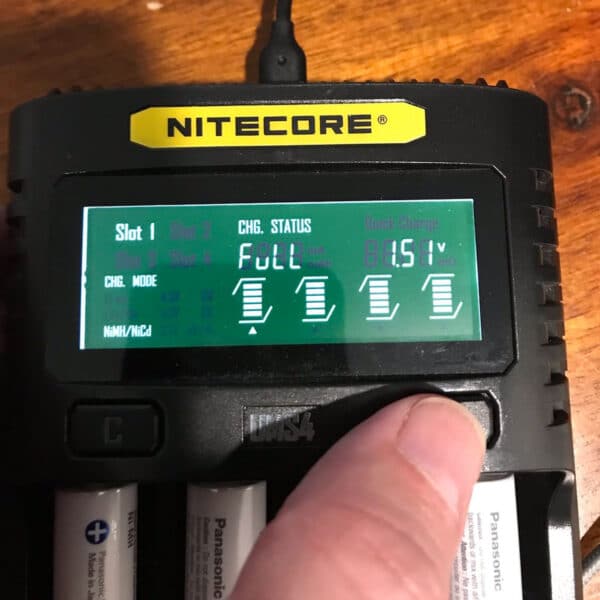 Nitecore UMS4 battery charger - charge complete
