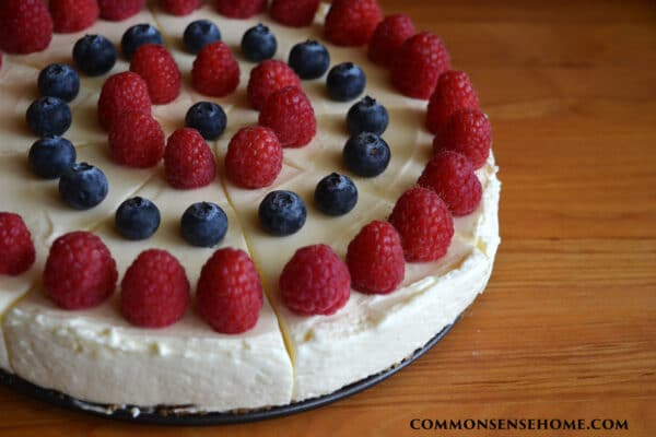 no bake cheesecake with fresh berries