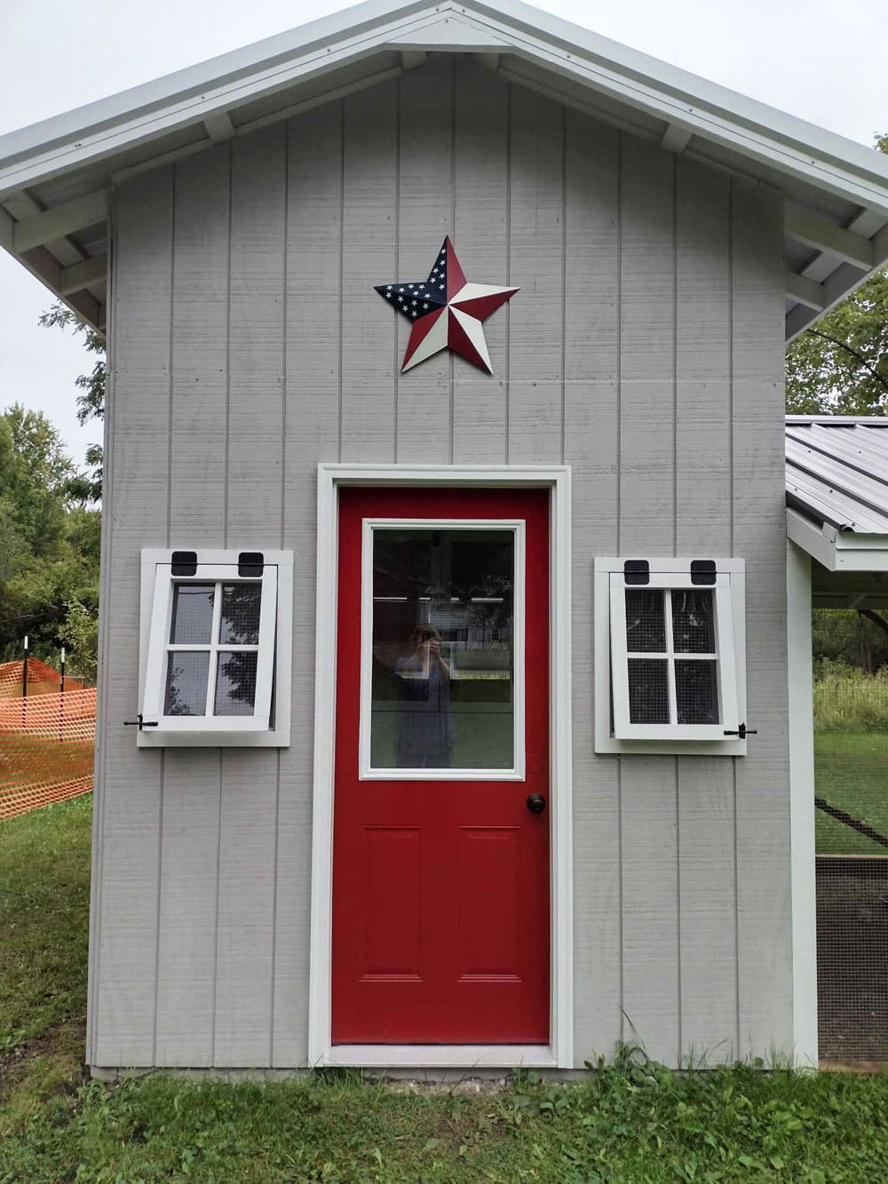 star coop decoration above coop door