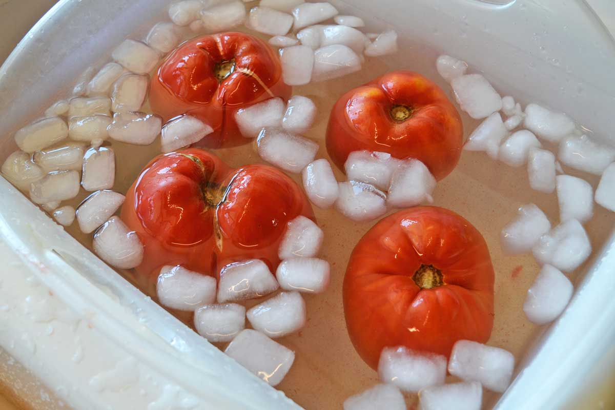 tomatoes in ice water