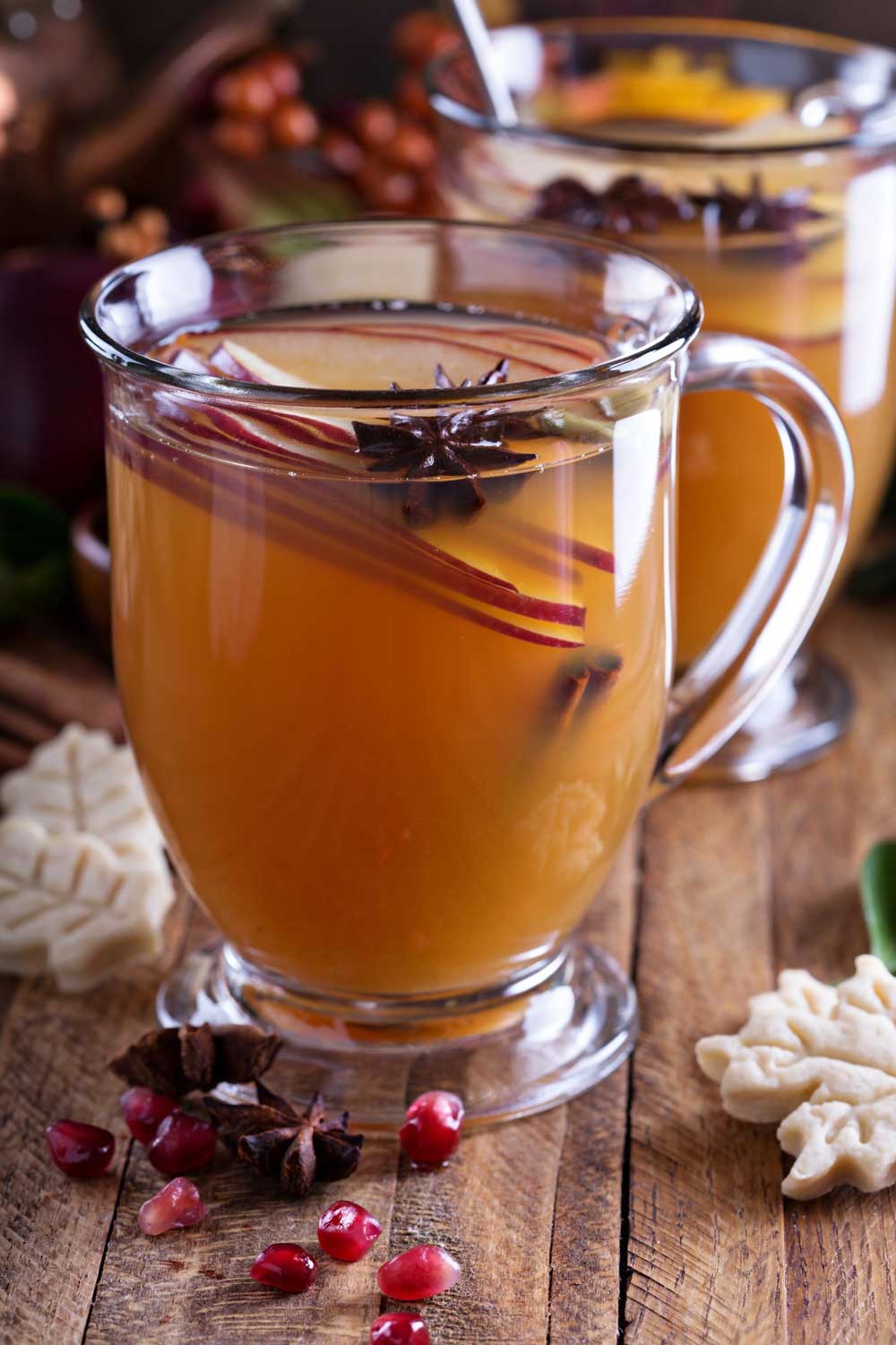 glasses of mulled apple cider