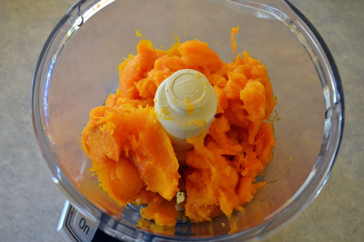 roasted pumpkin in food processor