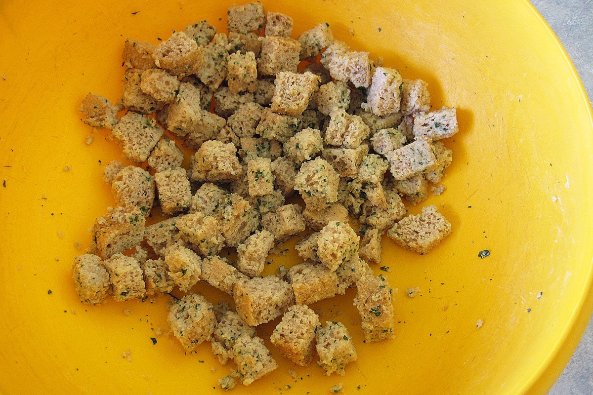 seasoned bread cubes