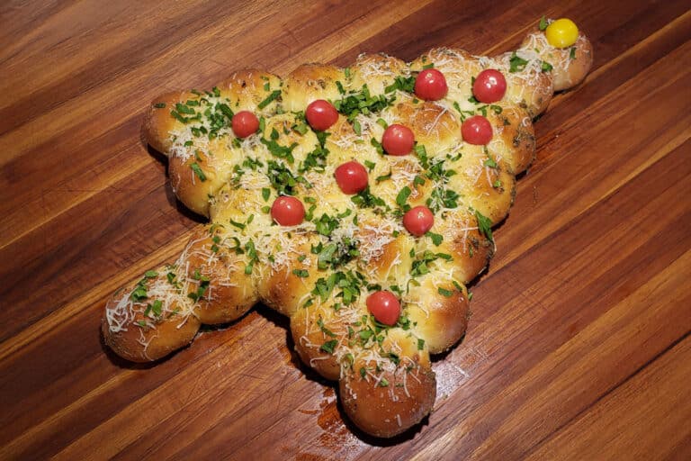 Christmas tree pull apart bread